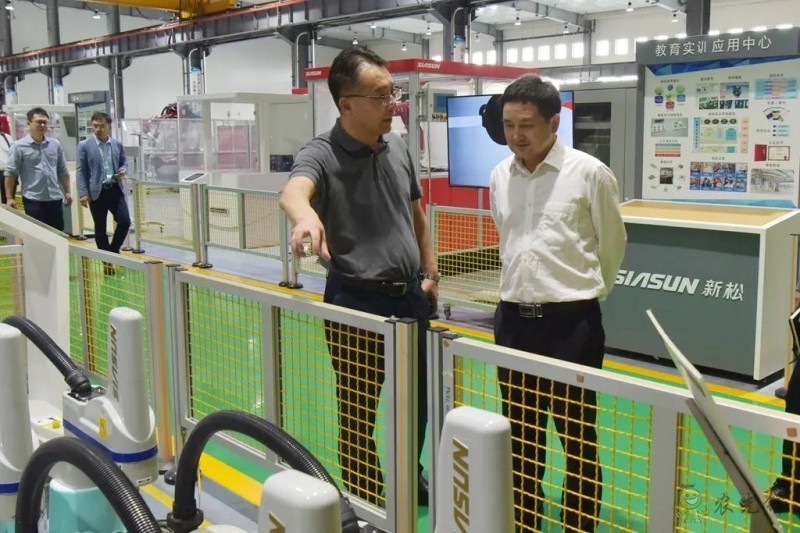 探索智慧植物工廠新模式——新松公司與中國農業科學院都市農業研究所簽署戰略合作協議